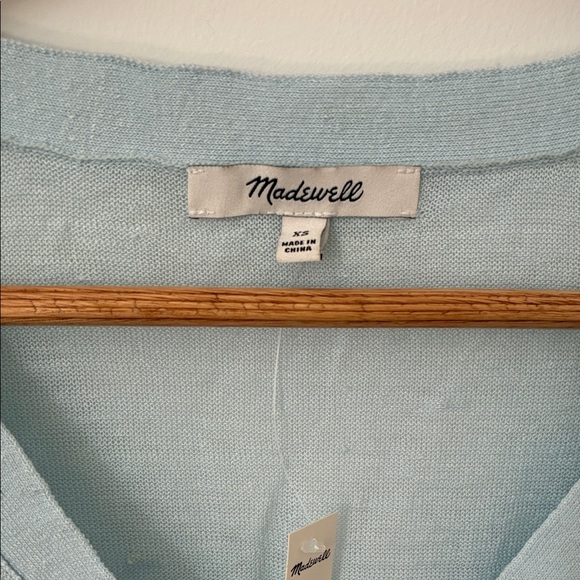 Linen-Blend V-Neck Cardigan - Picture 8 of 9